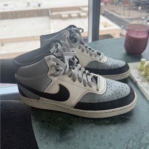 Nike Men's Gray and Black Sneakers